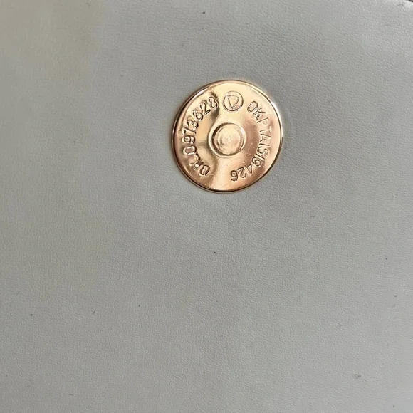 Chic White Crossbody Bag with Gold Accents - Picture 8 of 8